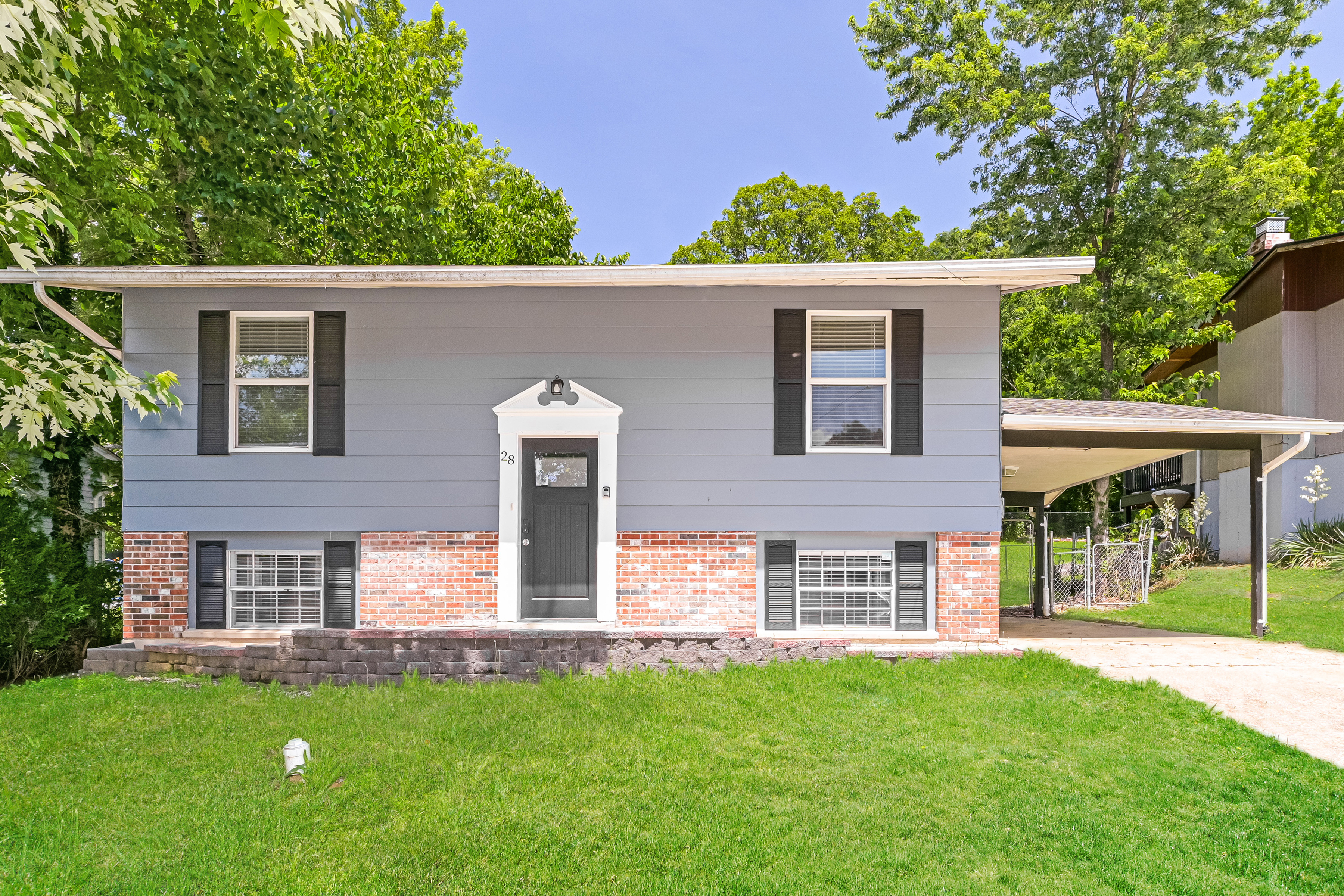 28 HOLLY LN FESTUS, MO 63028